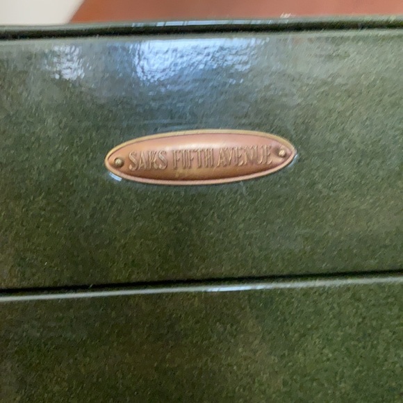 Vintage Patent Leather Train Case-Saks 5th avenue - Picture 3 of 10